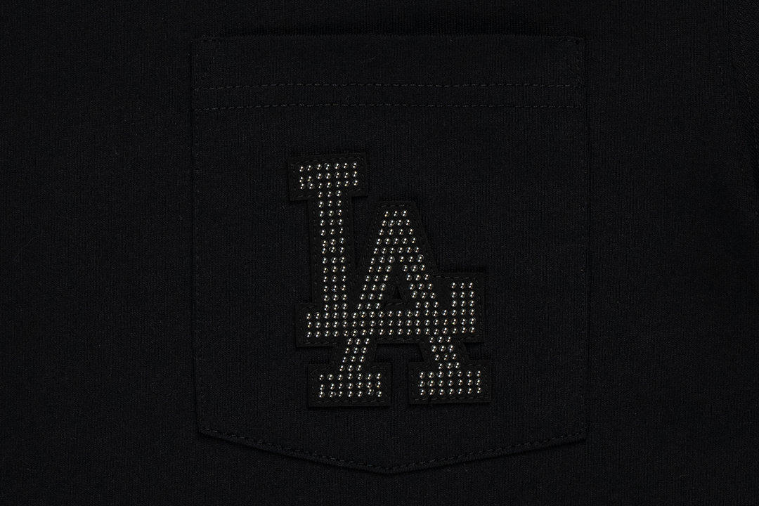 New Era เสื้อยืดแขนสั้นรุ่น Los Angeles Dodgers New Era Dark 90s Black Short Sleeve T-Shirt