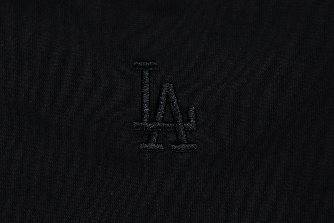 New Era เสื้อยืดแขนสั้นรุ่น Los Angeles Dodgers New Era Dark 90s Black Short Sleeve T-Shirt