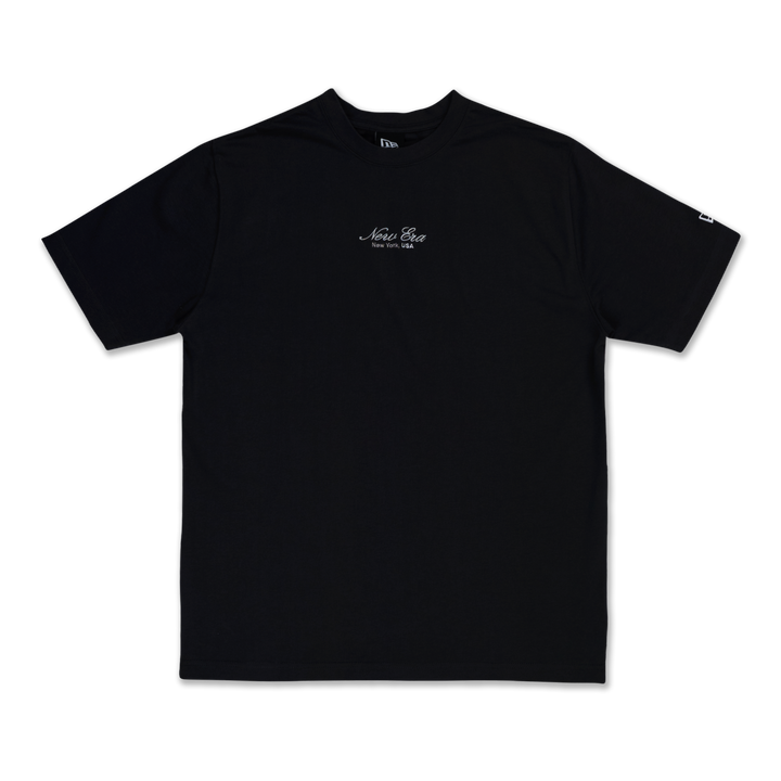 NEW ERA เสื้อยืดแขนสั้น รุ่น NEW ERA BASIC SCRIPT OVERSIZED GRAPHITE SHORT SLEEVE T-SHIRT