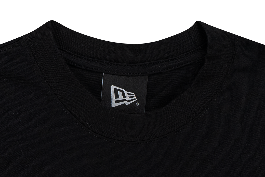 New Era เสื้อยืดแขนสั้นรุ่น Charlotte Hornets NBA Gnarly Black Oversized Short Sleeve T-Shirt