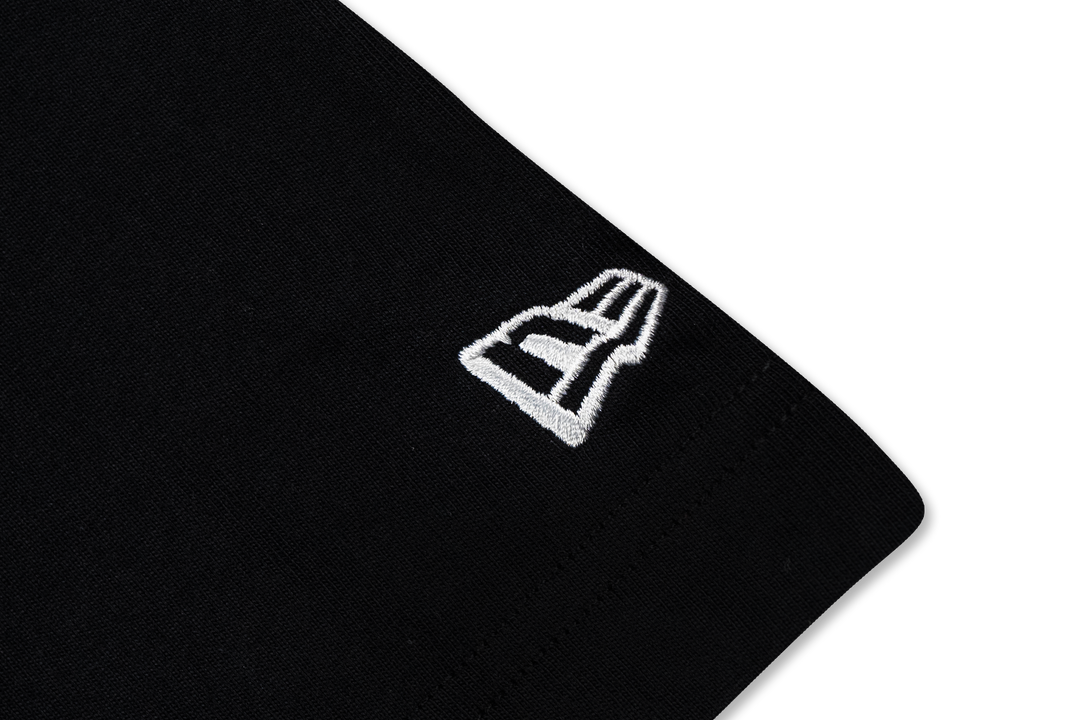 New Era เสื้อยืดแขนสั้นรุ่น Charlotte Hornets NBA Gnarly Black Oversized Short Sleeve T-Shirt