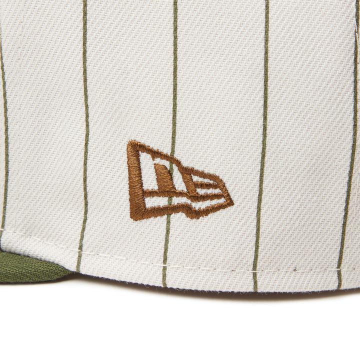 New Era หมวกรุ่น New Era Pinstripe White and Green 9FIFTY Cap