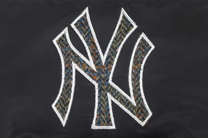 New Era กระเป๋ารุ่น New York Yankees Harris Tweed Black Drawstring Shoulder Bag