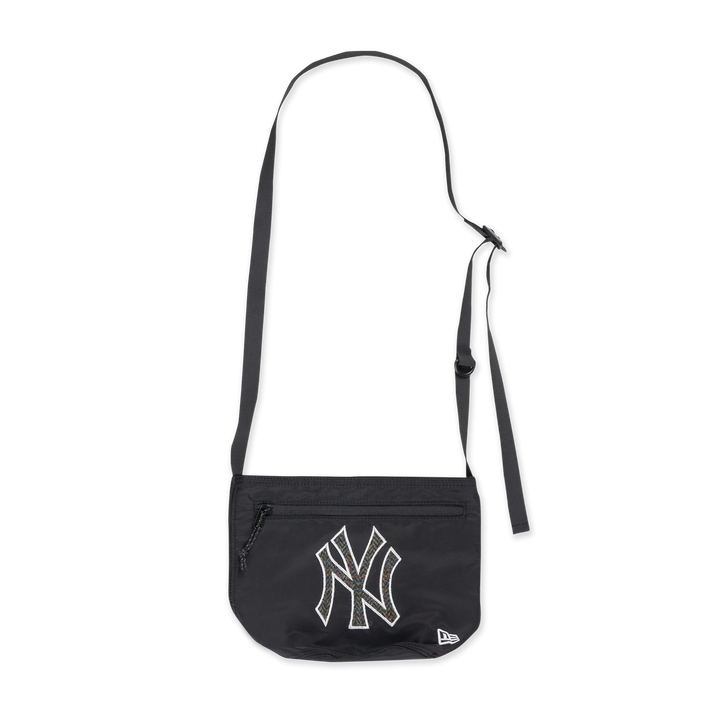 New Era กระเป๋ารุ่น New York Yankees Harris Tweed Black Drawstring Shoulder Bag