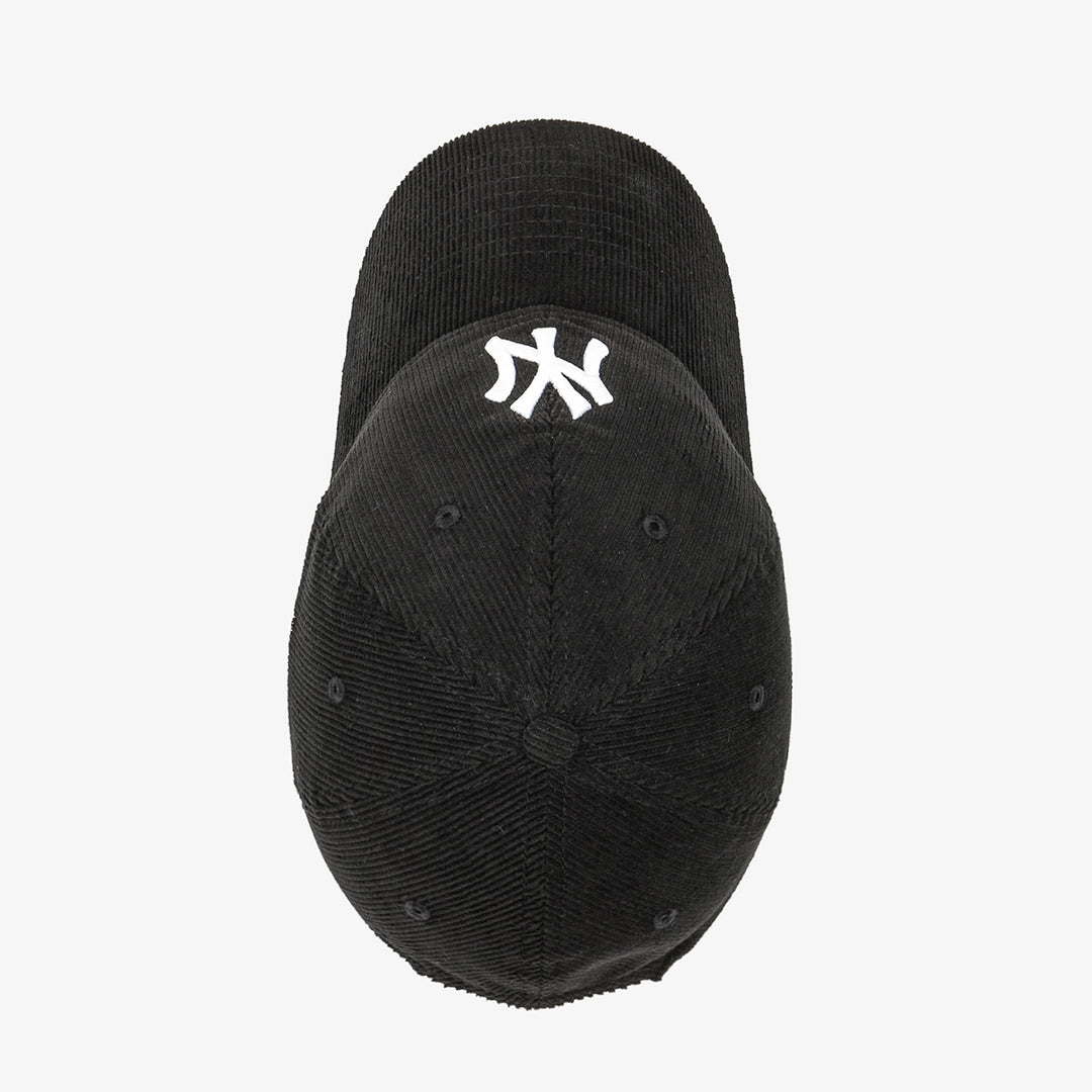 New Era หมวกรุ่น New York Yankees Corduroy 9FORTY UNST Cap