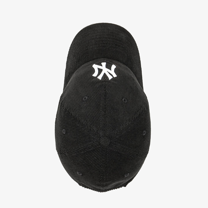 New Era หมวกรุ่น New York Yankees Corduroy 9FORTY UNST Cap