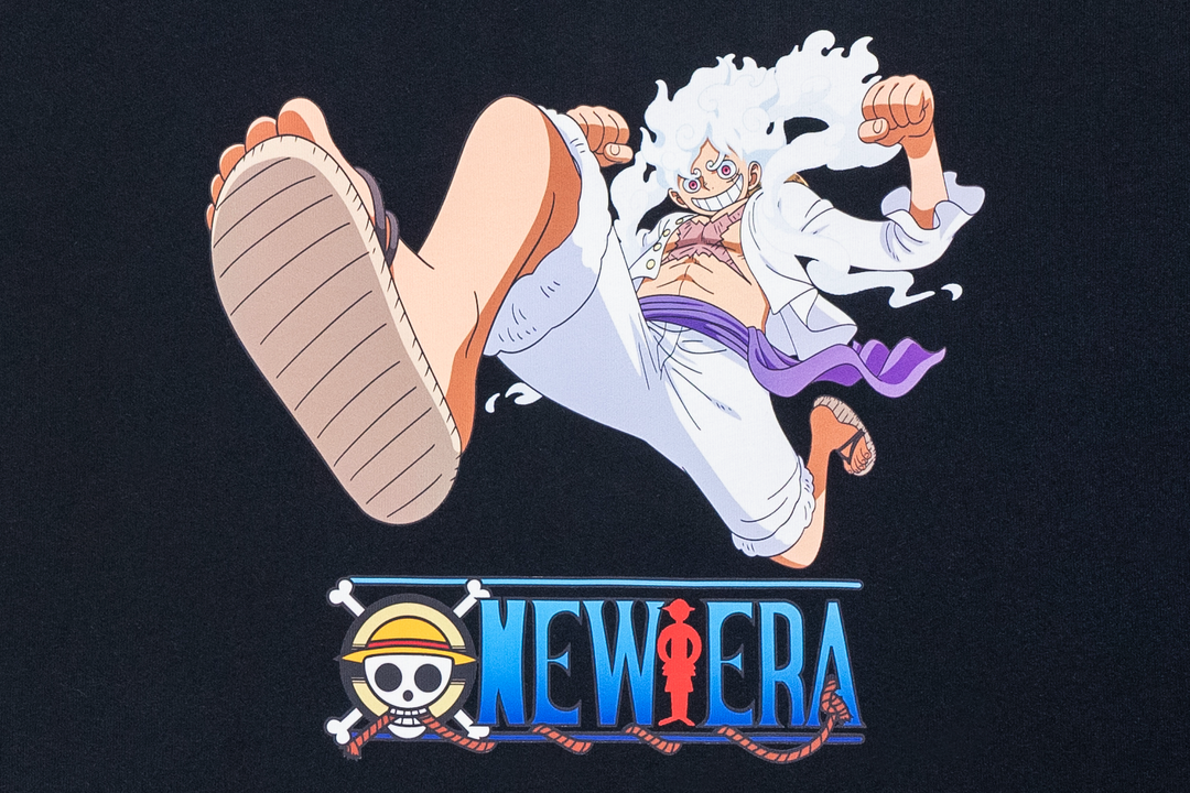 New Era เสื้อยืดแขนสั้นรุ่น New Era x One Piece Gear 5 Luffy Black Oversized Short Sleeve Tee