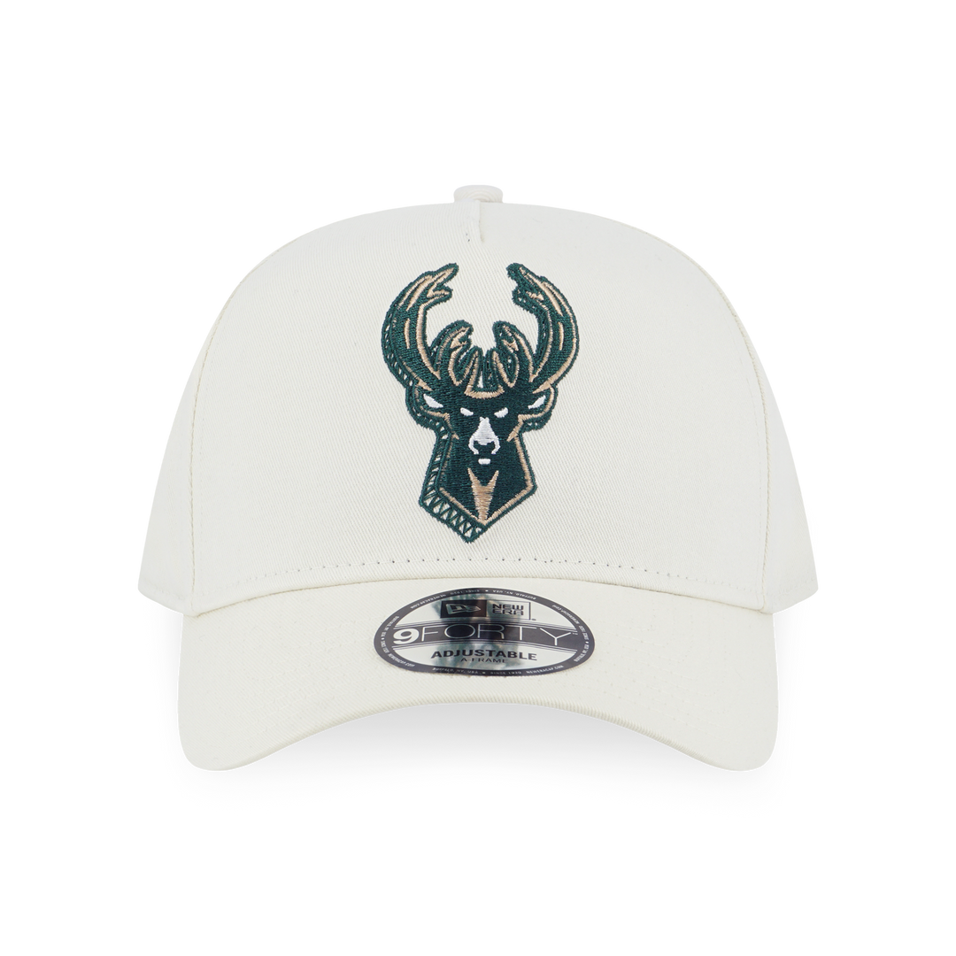 New Era หมวกรุ่น Milwaukee Bucks NBA Doodles Chrome White 9FORTY A-Frame Strapback Cap