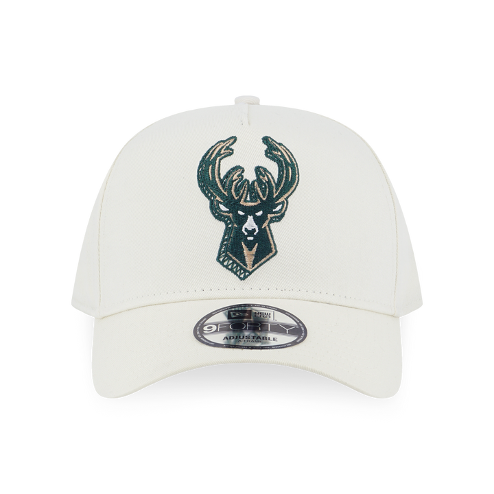 New Era หมวกรุ่น Milwaukee Bucks NBA Doodles Chrome White 9FORTY A-Frame Strapback Cap