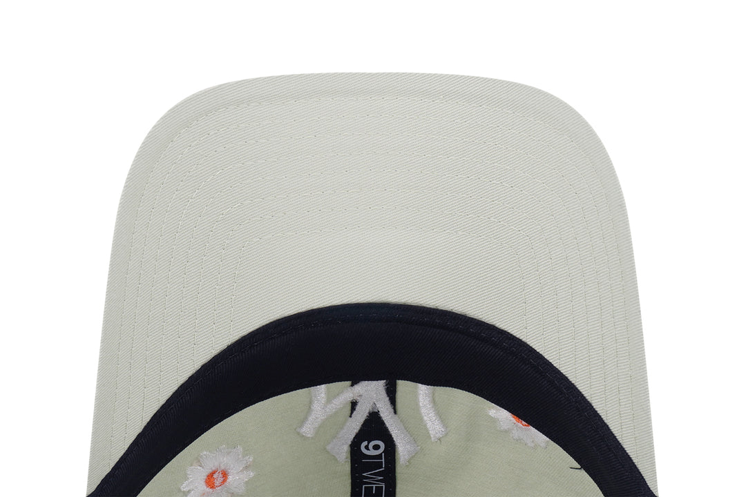 New Era หมวกรุ่น New York Yankees Daisy 9Twenty Cap