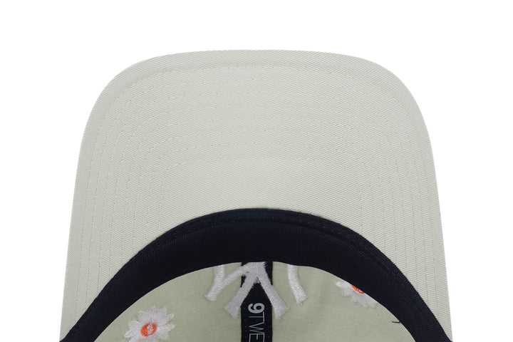 New Era หมวกรุ่น New York Yankees Daisy 9Twenty Cap