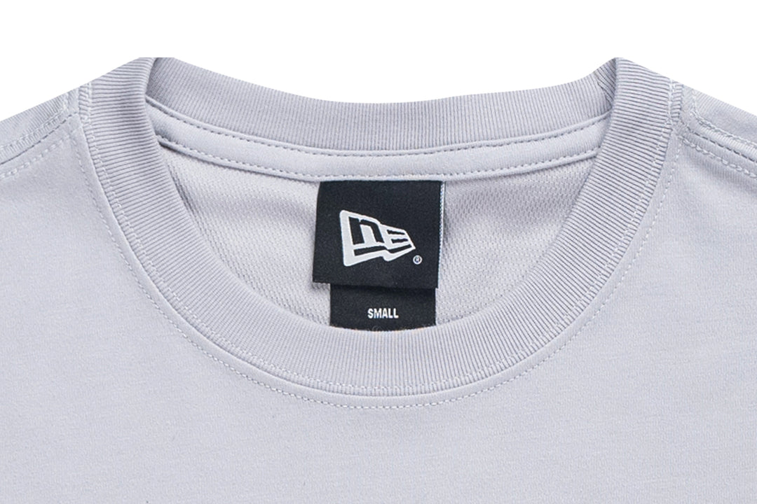 New Era เสื้อยืดแขนสั้นรุ่น New York Giants NFL Helmet Dolphin Gray Short Sleeve T-Shirt