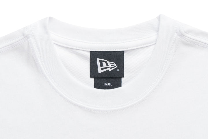 New Era เสื้อยืดแขนสั้นรุ่น Las Vegas Raiders NFL Helmet White Short Sleeve T-Shirt