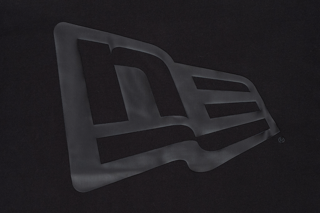 New Era เสื้อยืดแขนสั้นรุ่น New Era Premium Black Oversized Short Sleeve T-Shirt