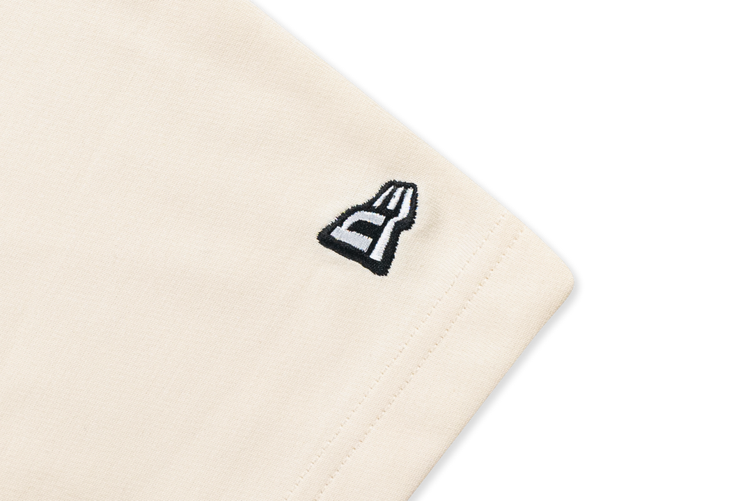 New Era เสื้อยืดแขนสั้นรุ่น NBA Rivals Bulls vs Pistons Chrome White Short Sleeve T-Shirt
