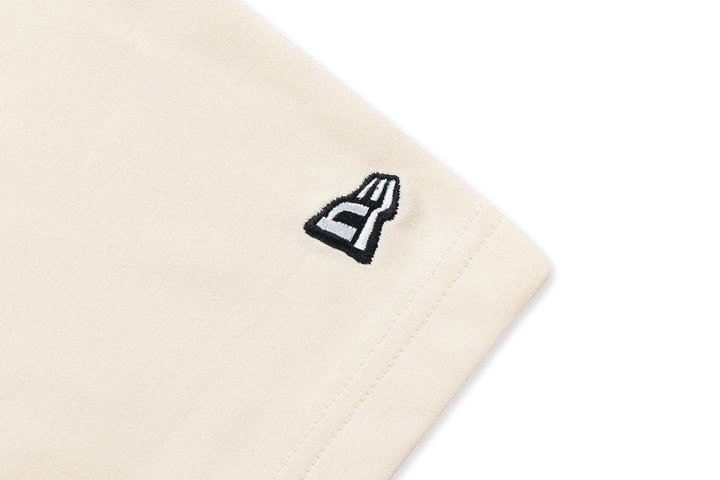 New Era เสื้อยืดแขนสั้นรุ่น NBA Rivals Bulls vs Pistons Chrome White Short Sleeve T-Shirt