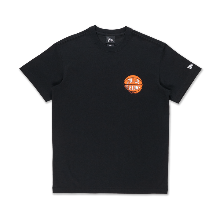 New Era เสื้อยืดแขนสั้นรุ่น NBA Rivals Bulls vs Pistons Black Short Sleeve T-Shirt