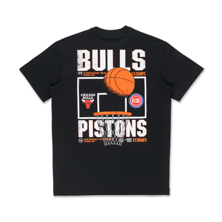 New Era เสื้อยืดแขนสั้นรุ่น NBA Rivals Bulls vs Pistons Black Short Sleeve T-Shirt