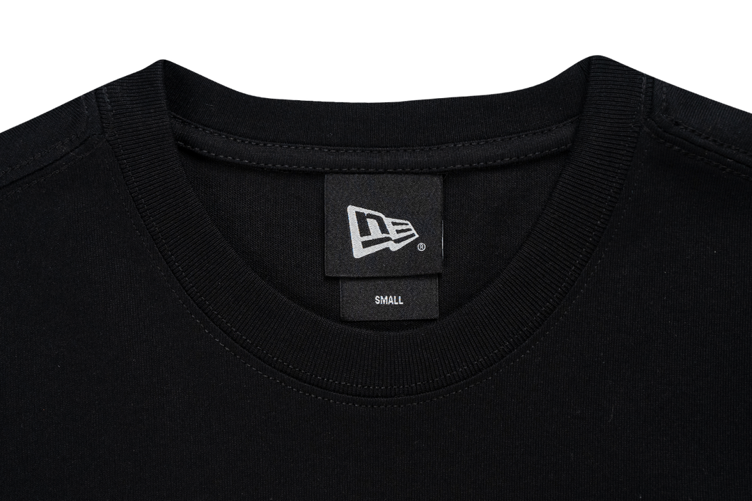 New Era เสื้อยืดแขนสั้นรุ่น Chicago Bulls NBA Flame Black Short Sleeve T-Shirt