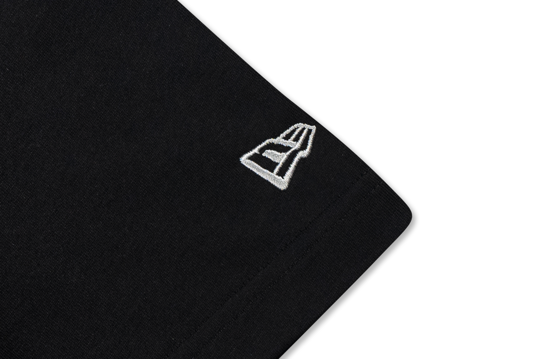 New Era เสื้อยืดแขนสั้นรุ่น Chicago Bulls NBA Flame Black Short Sleeve T-Shirt