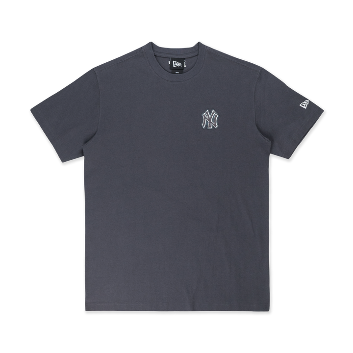 New Era เสื้อยืดแขนสั้นรุ่น New York Yankees MLB Chain Stitching Graphite Short Sleeve T-Shirt