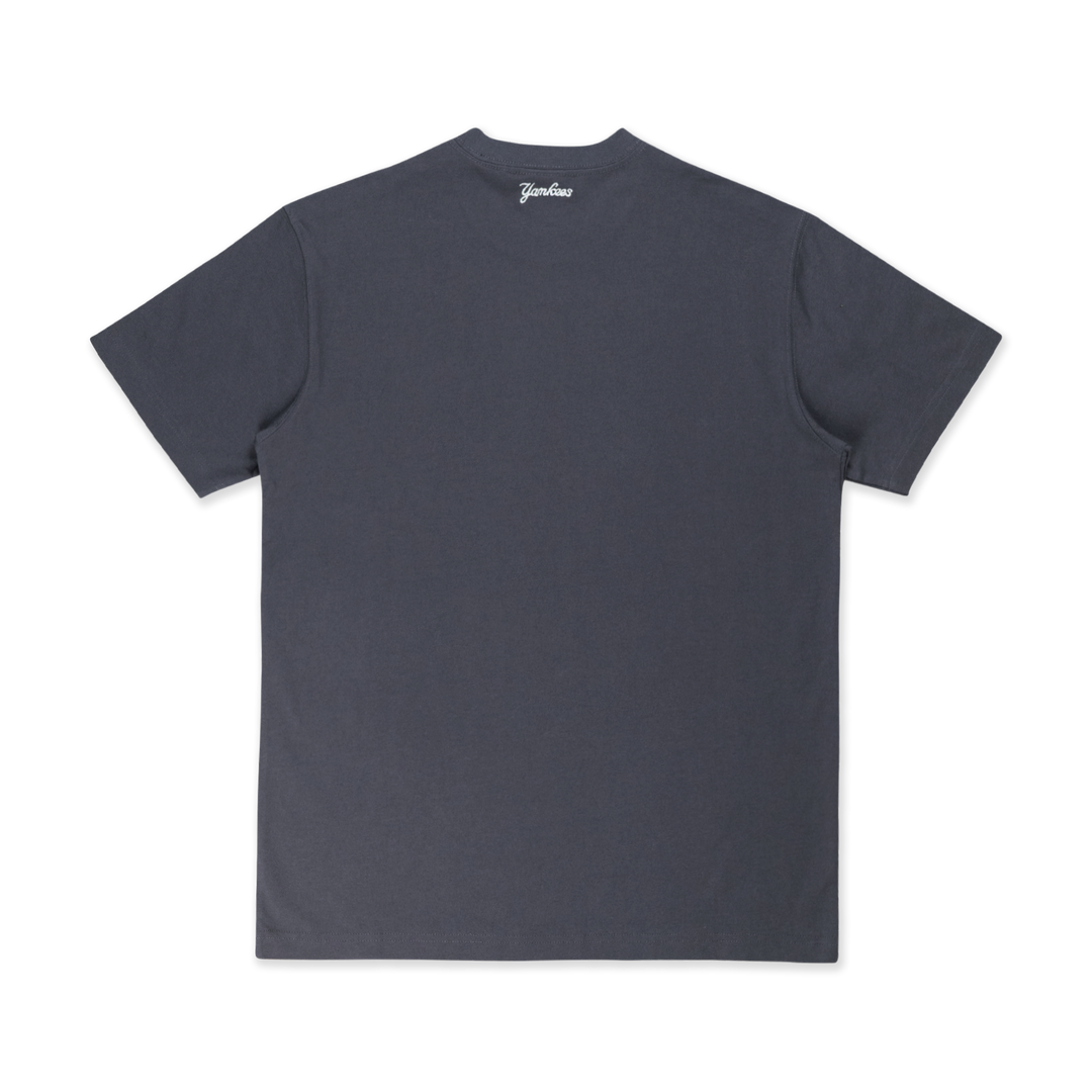 New Era เสื้อยืดแขนสั้นรุ่น New York Yankees MLB Chain Stitching Graphite Short Sleeve T-Shirt