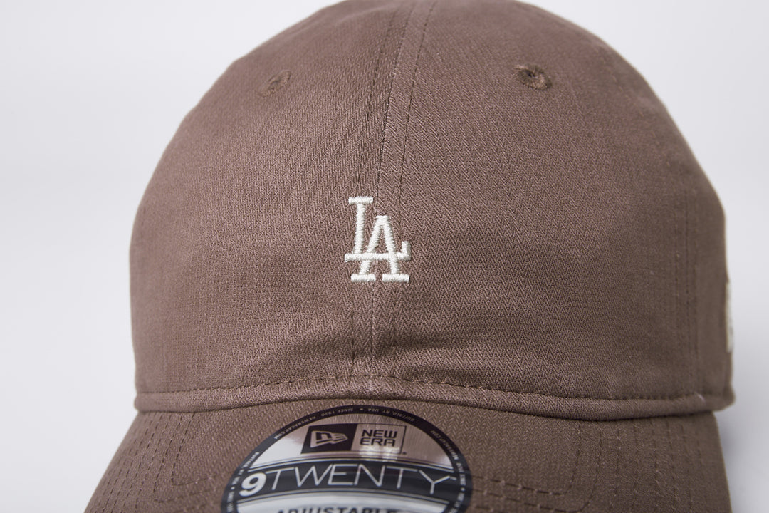 New Era หมวกรุ่น Los Angeles Dodgers Engineered Comfort Peppercorn 9TWENTY Cap