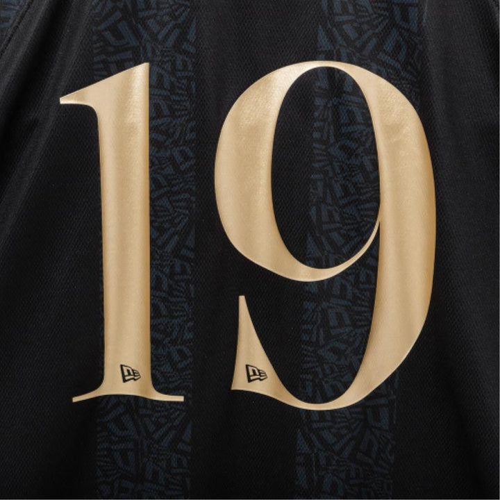 New Era เสื้อยืดแขนสั้นรุ่น New Era Korea Football Jersey Black Jersey