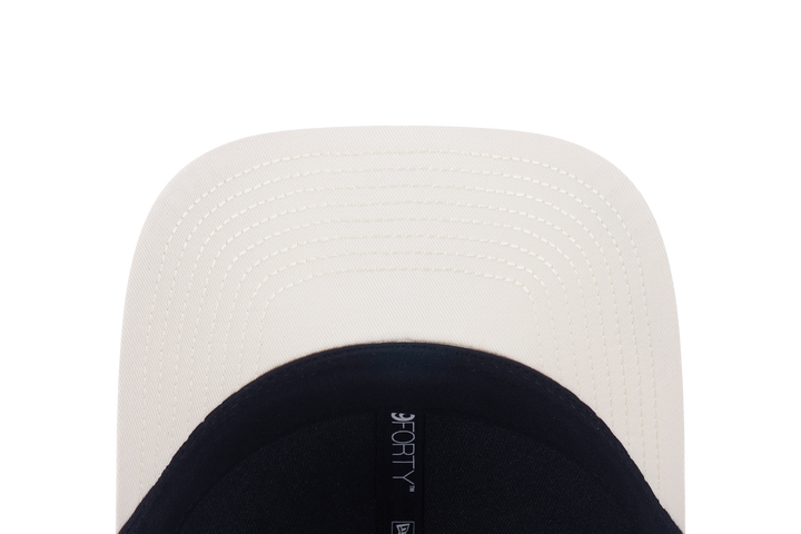 New Era หมวกรุ่น New Era x Beavis and Butt-Head Chrome White 9Forty M Crown