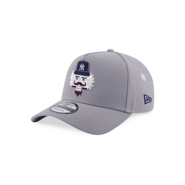 New Era หมวกรุ่น New York Yankees Christmas Pack Gray 9Forty Af Cap