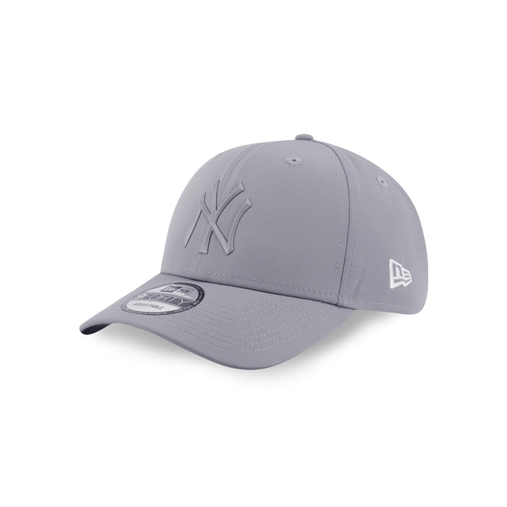 New Era หมวกรุ่น New York Yankees Metal Badge Gray 9Forty Cap