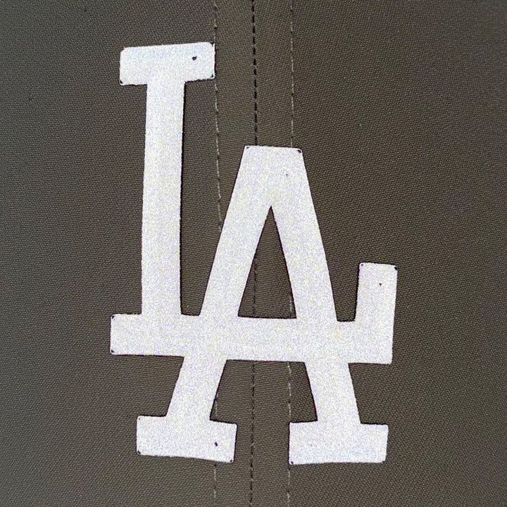 New Era หมวกรุ่น Los Angeles Dodgers Metal Badge Stone 9Forty Cap