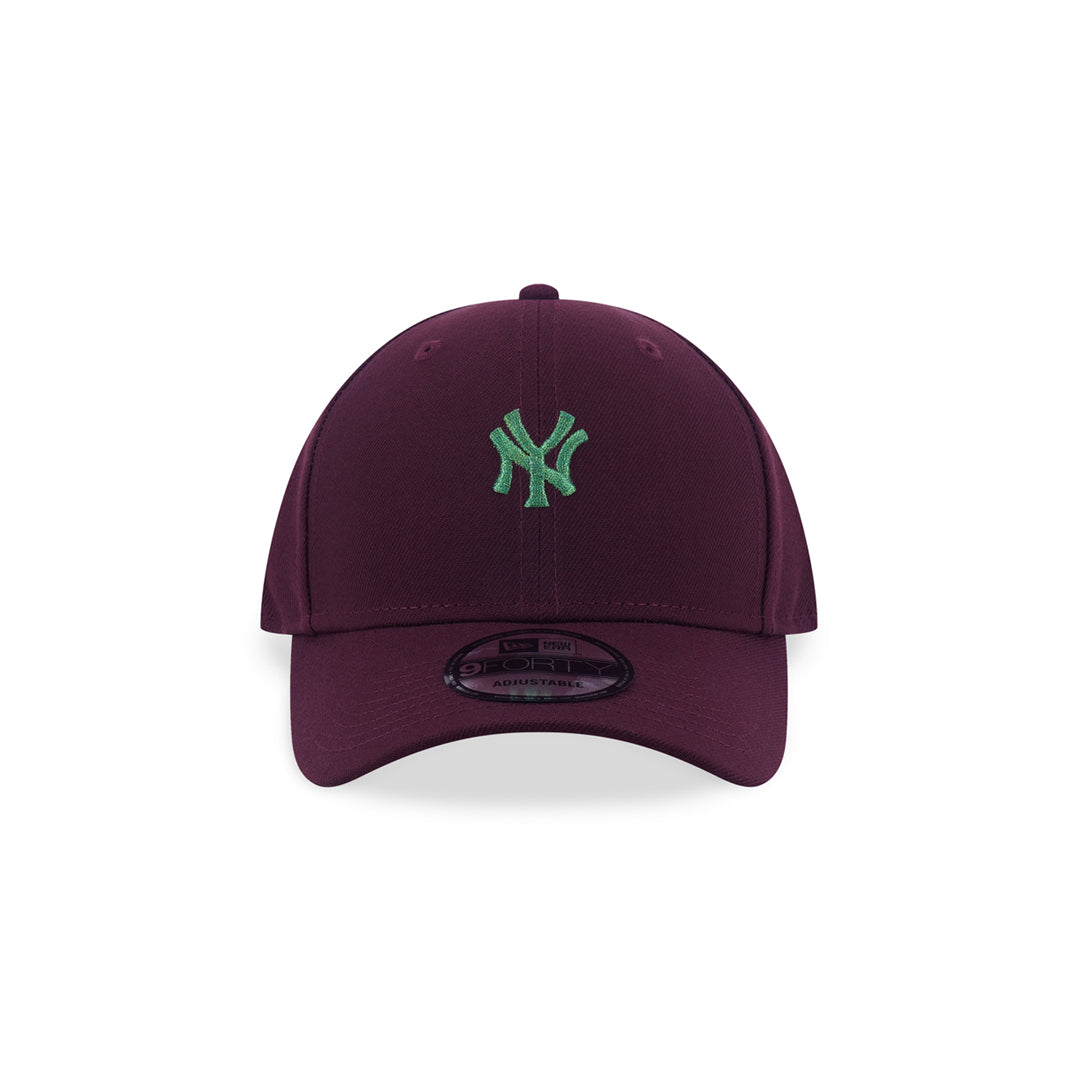 New Era หมวกรุ่น New York Yankees Christmas Pack Maroon Red 9Forty Cap