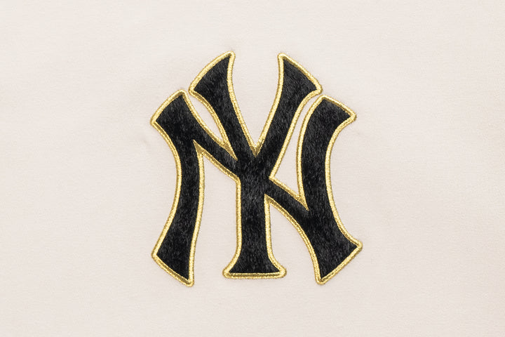 New Era เสื้อยืดแขนสั้นรุ่น New York Yankees Year Of The Horse Stone Short Sleeve T-Shirt