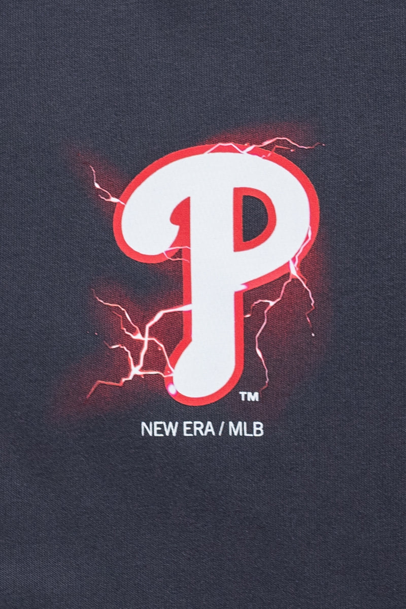 New Era เสื้อยืดแขนสั้นรุ่น Philadelphia Phillies Rebellious Resistance Graphite Short Sleeve T-Shirt