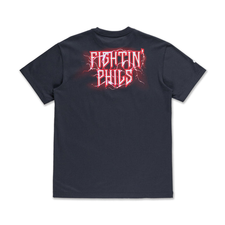 New Era เสื้อยืดแขนสั้นรุ่น Philadelphia Phillies Rebellious Resistance Graphite Short Sleeve T-Shirt