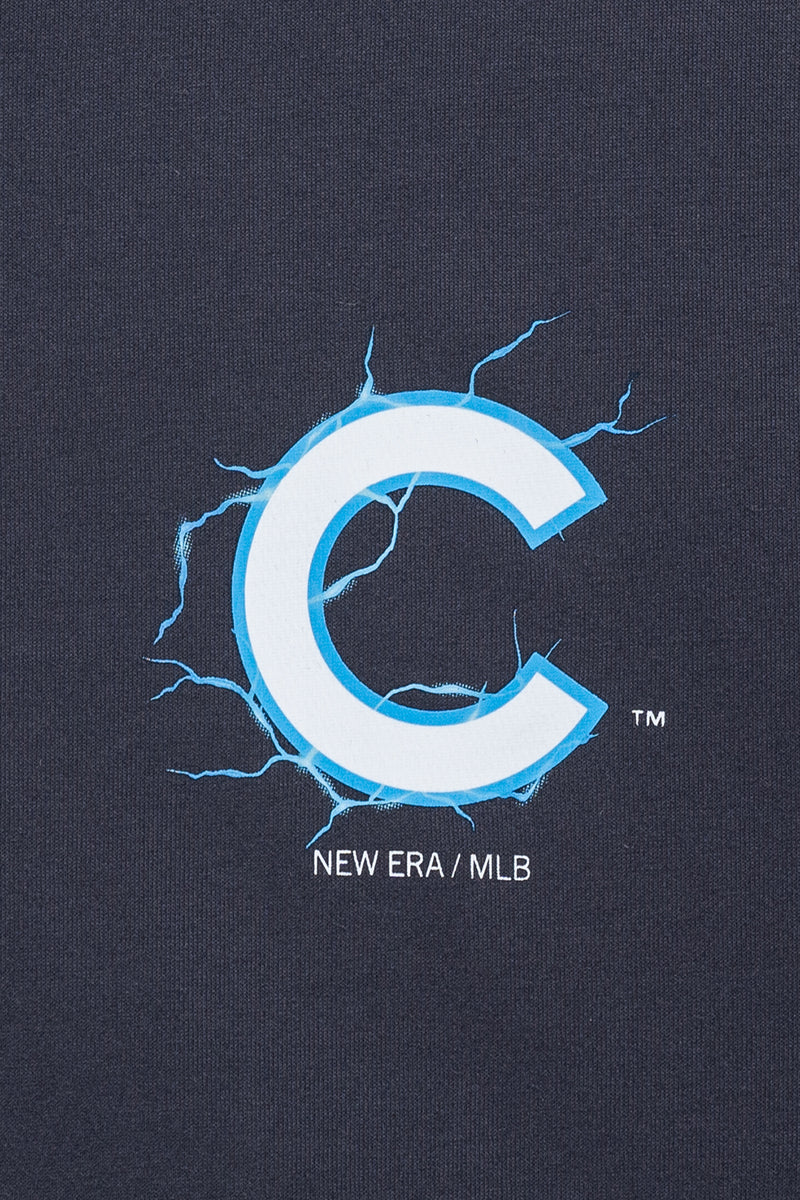 New Era เสื้อยืดแขนสั้นรุ่น Chicago Cubs Rebellious Resistance Graphite Short Sleeve T-Shirt