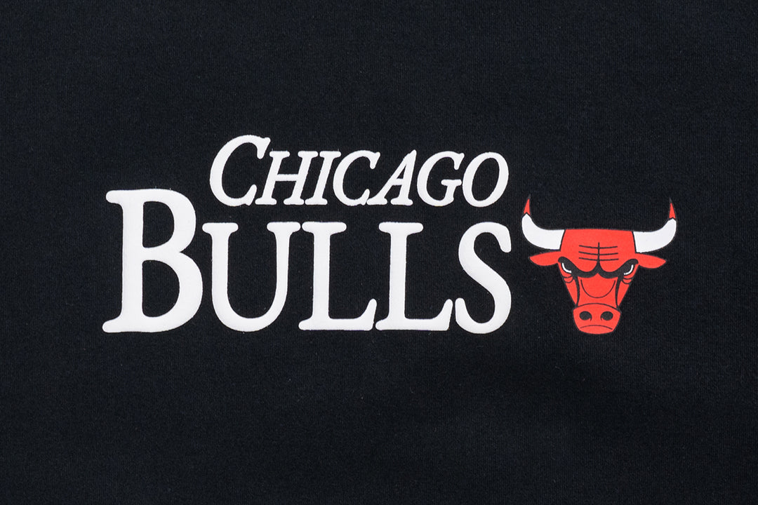 New Era เสื้อยืดแขนสั้นรุ่น Chicago Bulls League Mix Cartoon Black Short Sleeve T-Shirt