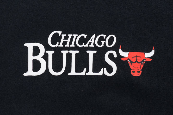 New Era เสื้อยืดแขนสั้นรุ่น Chicago Bulls League Mix Cartoon Black Short Sleeve T-Shirt