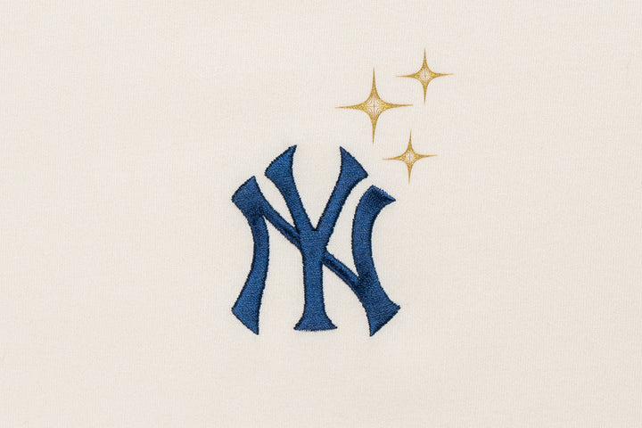 New Era เสื้อยืดแขนสั้นรุ่น New York Yankees Cosmic Craft Chrome White Short Sleeve T-Shirt