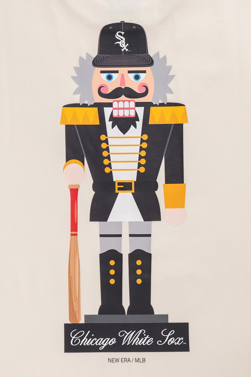 New Era เสื้อยืดแขนสั้นรุ่น Chicago White Sox Christmas Pack Chrome White Short Sleeve T-Shirt