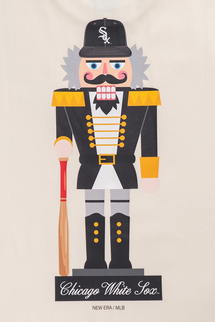 New Era เสื้อยืดแขนสั้นรุ่น Chicago White Sox Christmas Pack Chrome White Short Sleeve T-Shirt