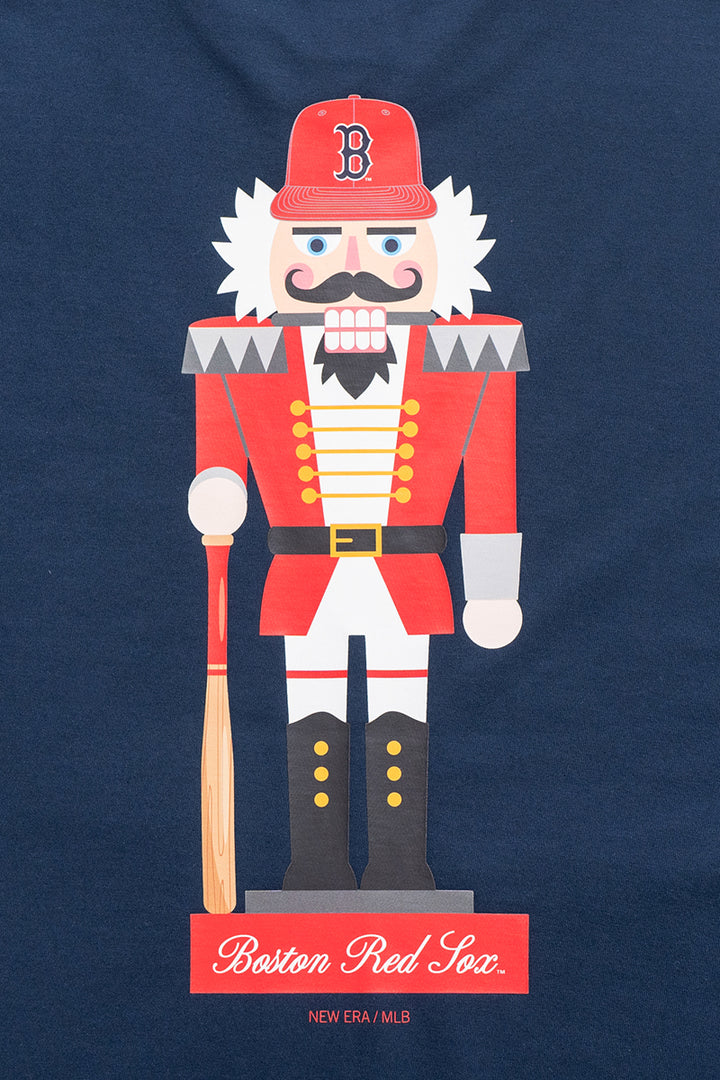 New Era เสื้อยืดแขนสั้นรุ่น Boston Red Sox Christmas Pack Oceanside Blue Short Sleeve T-Shirt