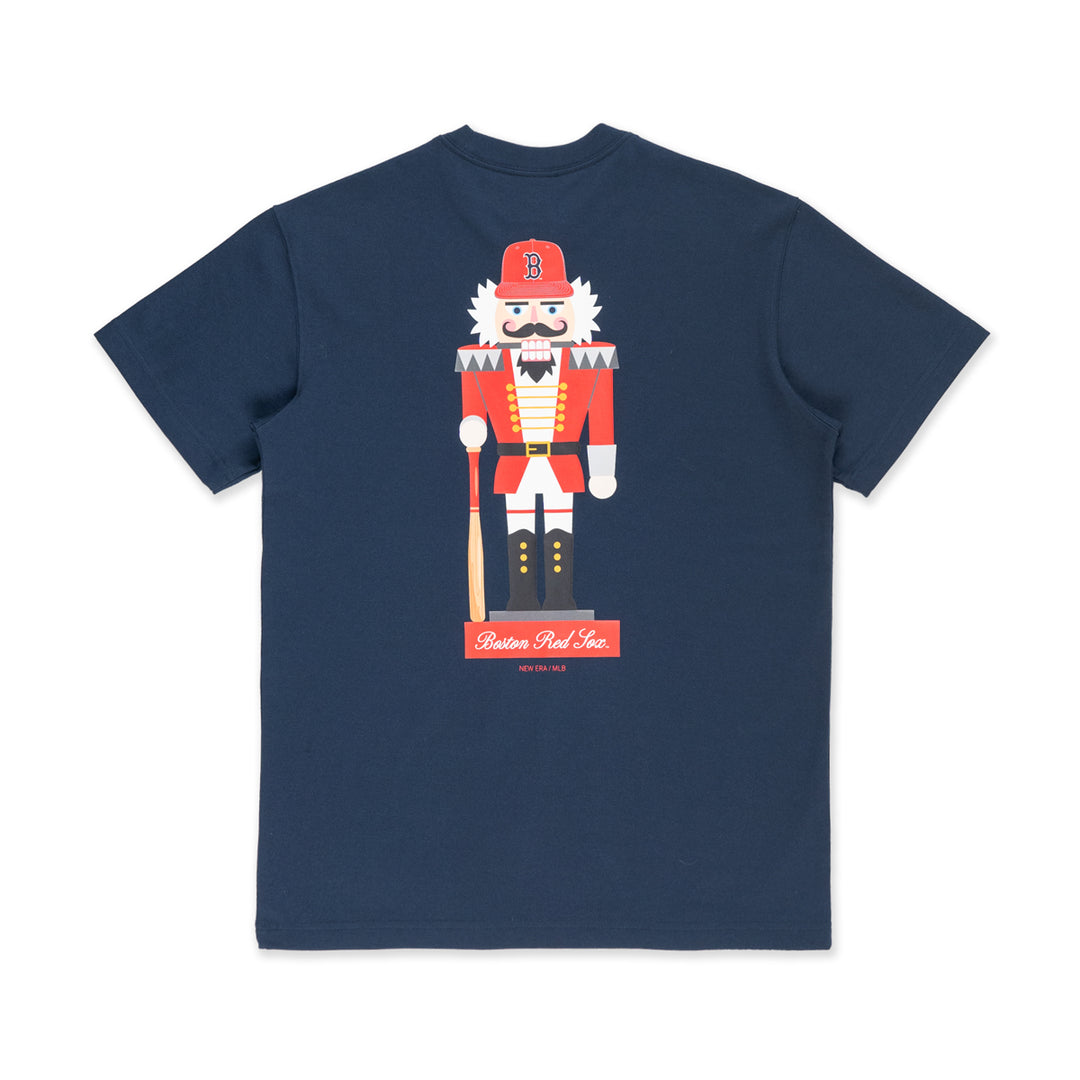 New Era เสื้อยืดแขนสั้นรุ่น Boston Red Sox Christmas Pack Oceanside Blue Short Sleeve T-Shirt