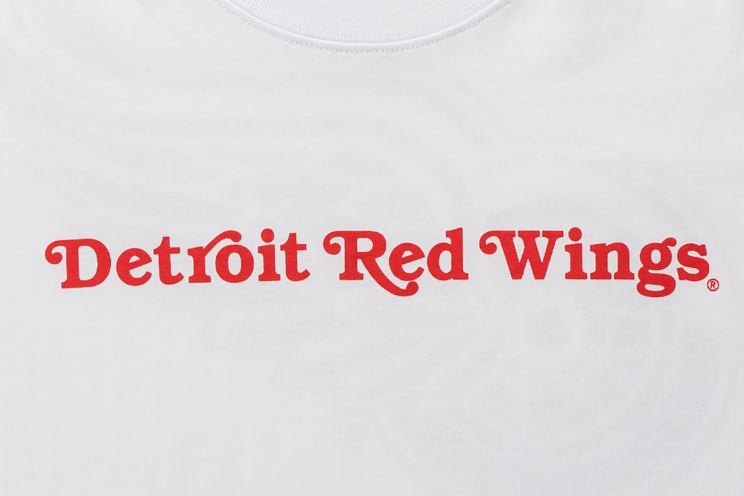 New Era เสื้อยืดแขนสั้นรุ่น Detroit Red Wings Nhl Team Logo White Oversized Short Sleeve T-Shirt