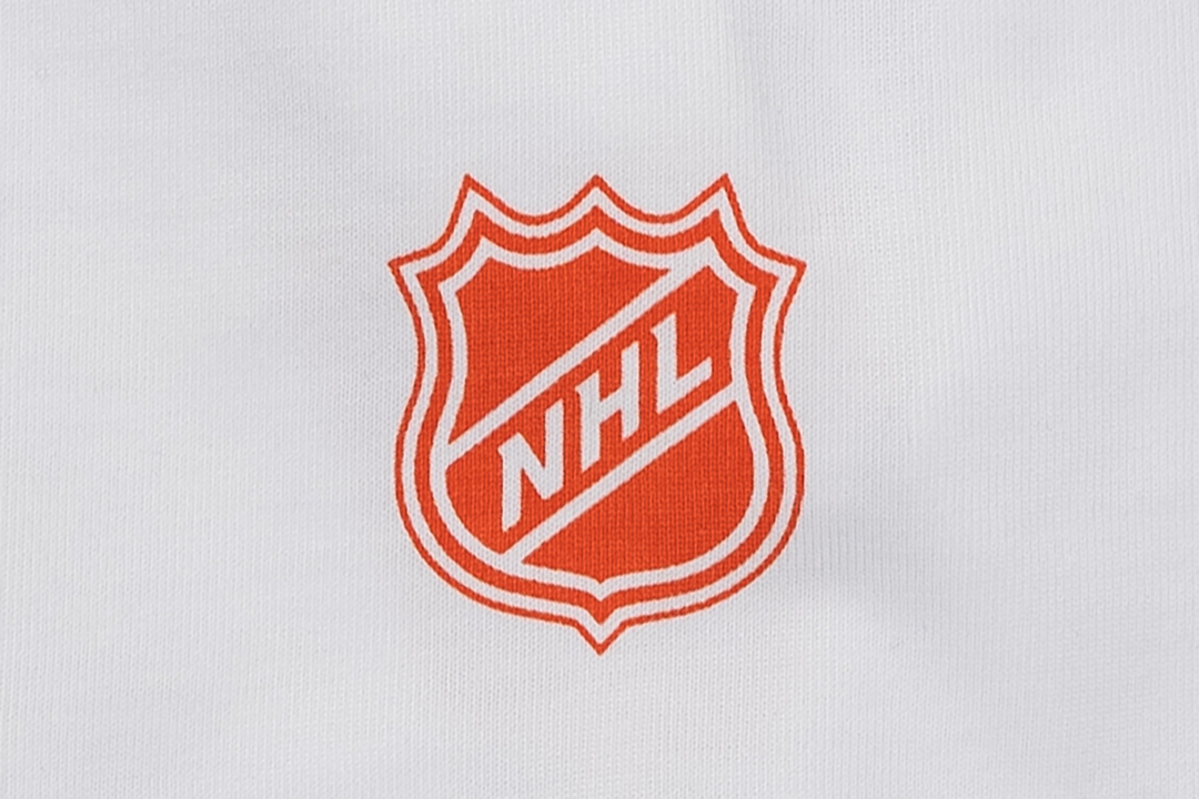 New Era เสื้อยืดแขนสั้นรุ่น Anaheim Ducks Nhl Team Logo White Oversized Short Sleeve T-Shirt