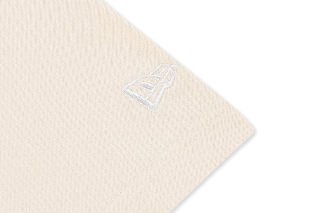 New Era เสื้อยืดแขนสั้นรุ่น Boston Celtics League Mix Chrome White Oversized Short Sleeve T-Shirt