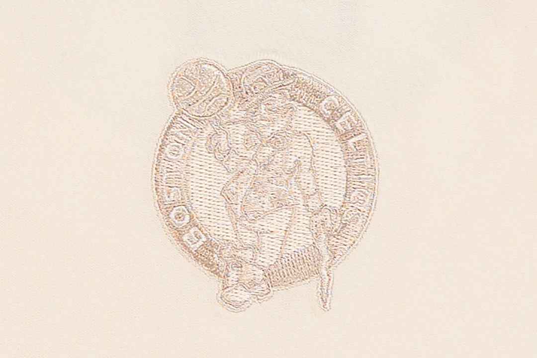 New Era เสื้อยืดแขนสั้นรุ่น Boston Celtics League Mix Chrome White Oversized Short Sleeve T-Shirt