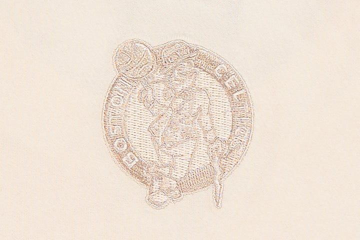 New Era เสื้อยืดแขนสั้นรุ่น Boston Celtics League Mix Chrome White Oversized Short Sleeve T-Shirt