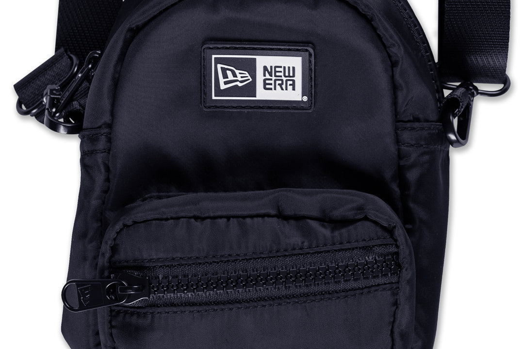 New Era กระเป๋ารุ่น New Era Street Class Black Small Pouch